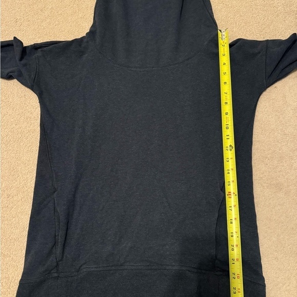 Lululemon stress less hoodie size 6 vguc - Picture 7 of 11